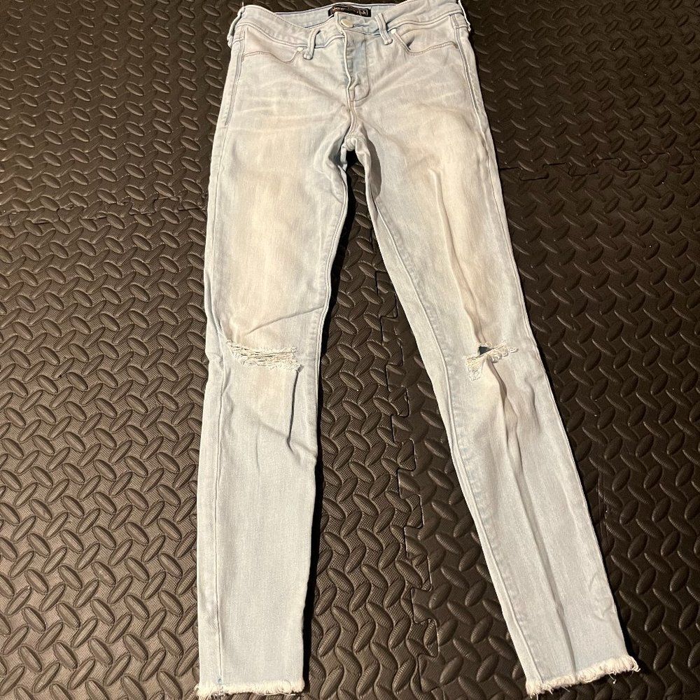 Abercrombie and Fitch Cropped Jeans size 25
